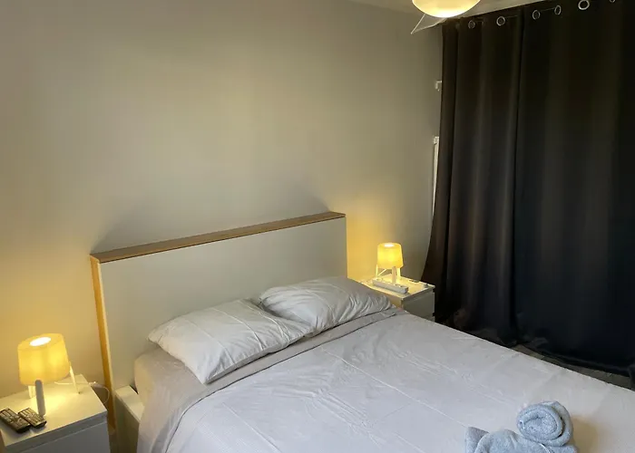 La Cardonille Avec Patio 아파트 *